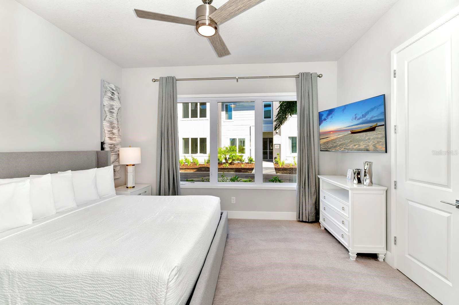 O6401857 Property Photo 29
