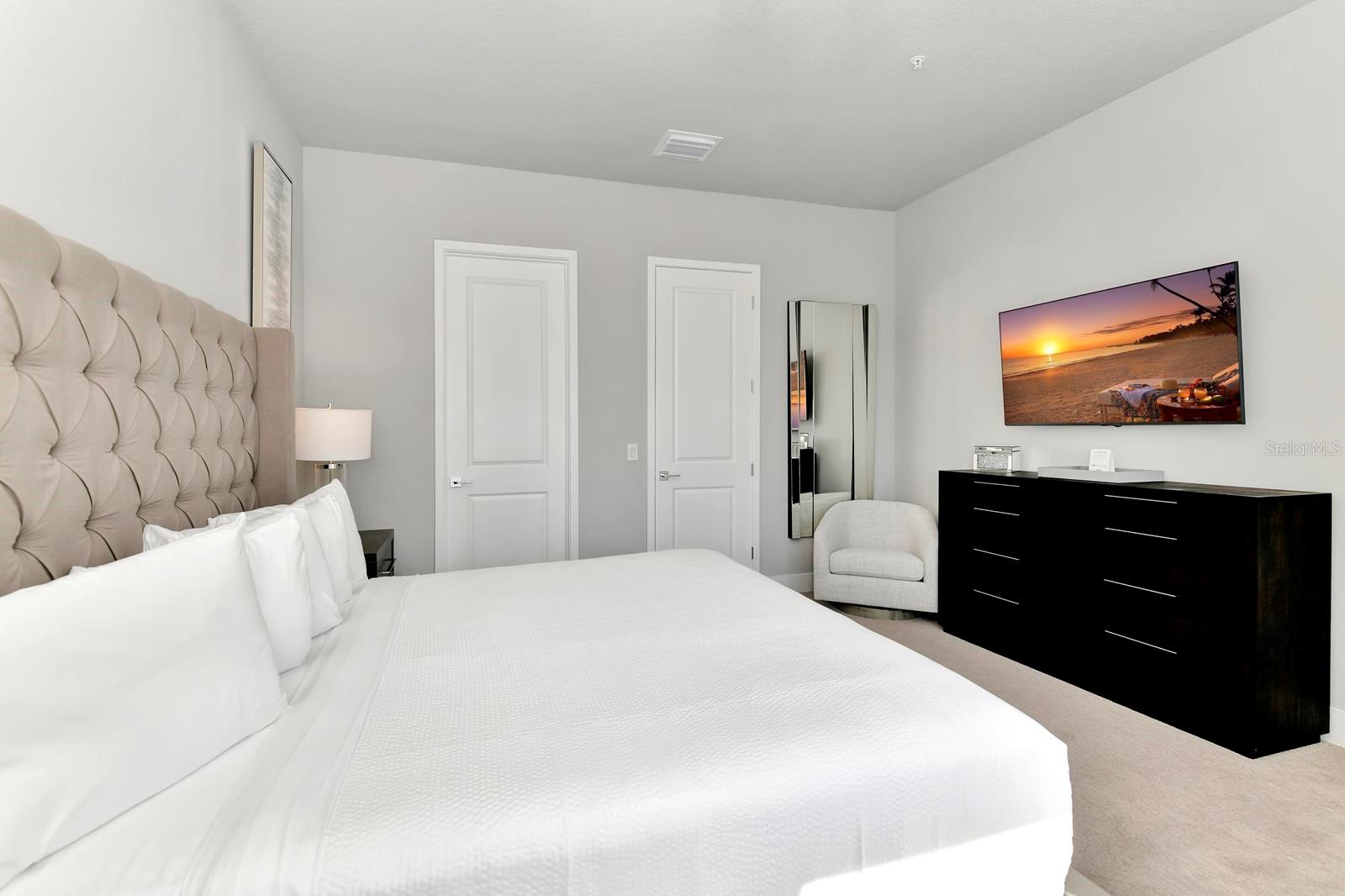 O6401857 Property Photo 32