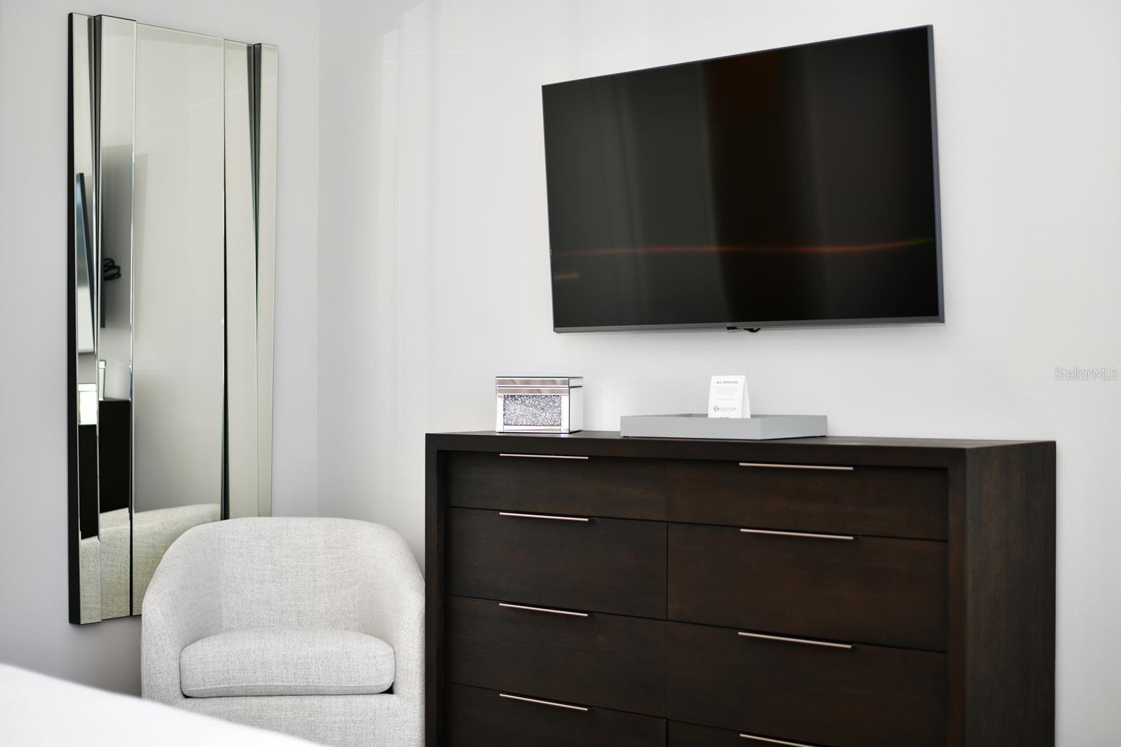 O6401857 Property Photo 41