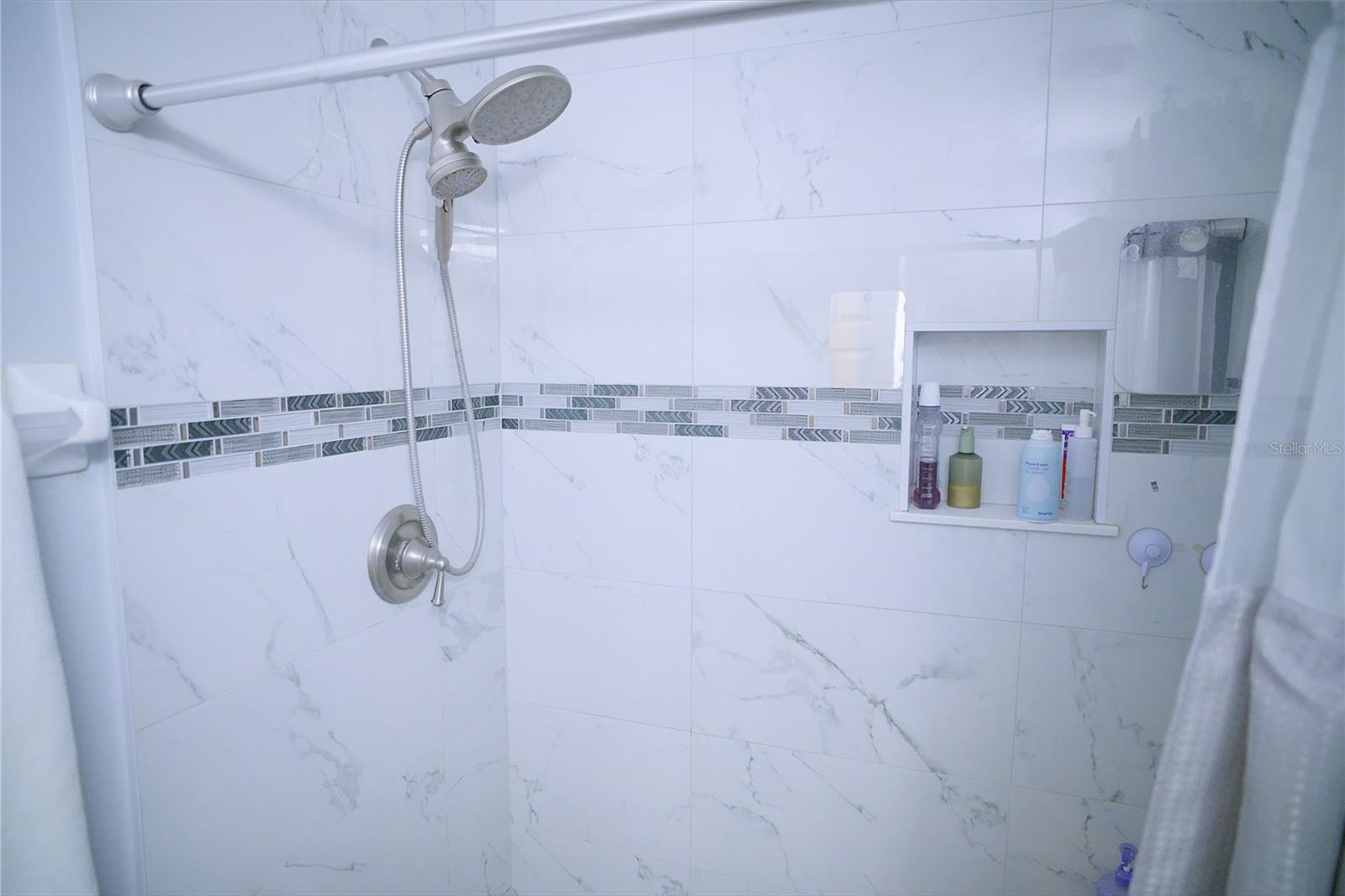408 Raymond St Property Photo 14