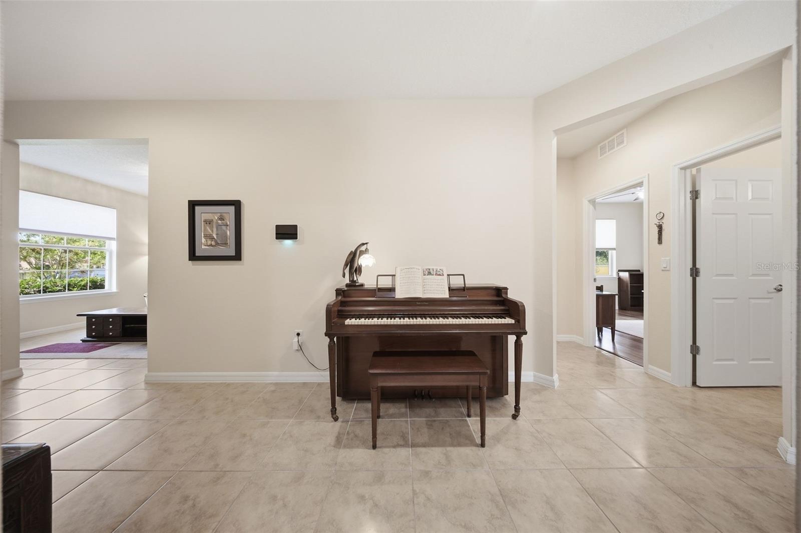 1670 Regal River Cir Property Photo 4