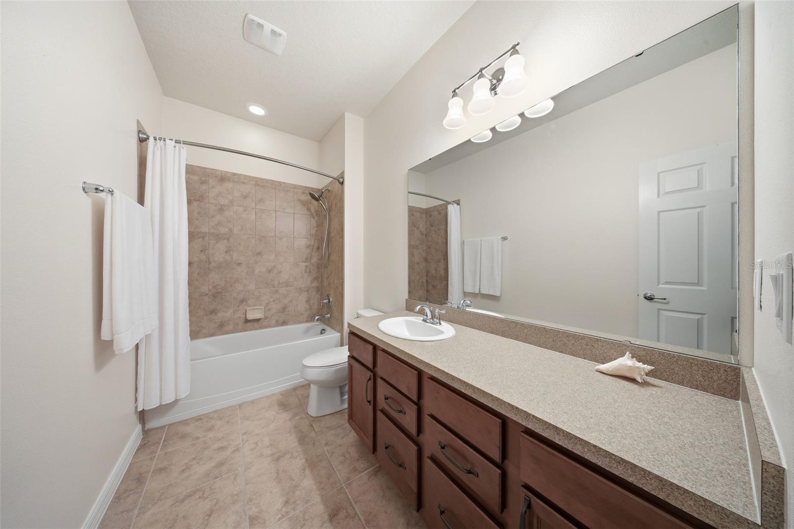 1670 Regal River Cir Property Photo 6