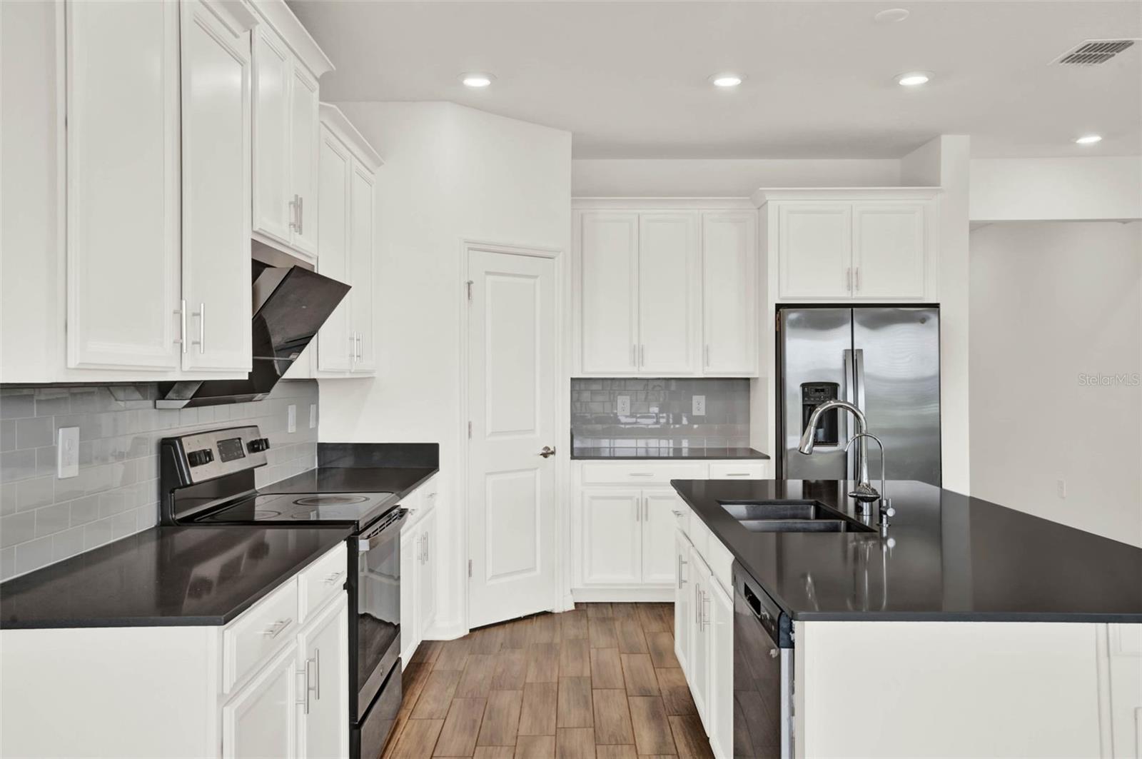 8114 Sayings Dr Property Photo 8