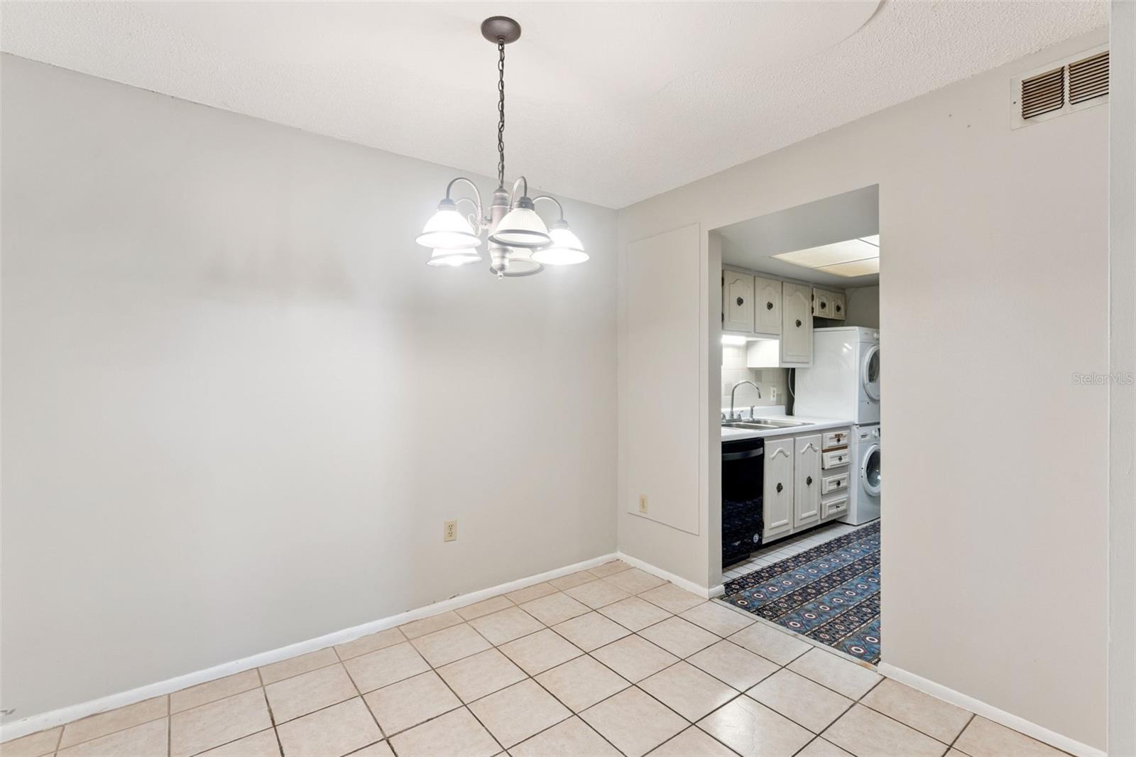 700 E Airport Blvd #i2 Property Photo 8