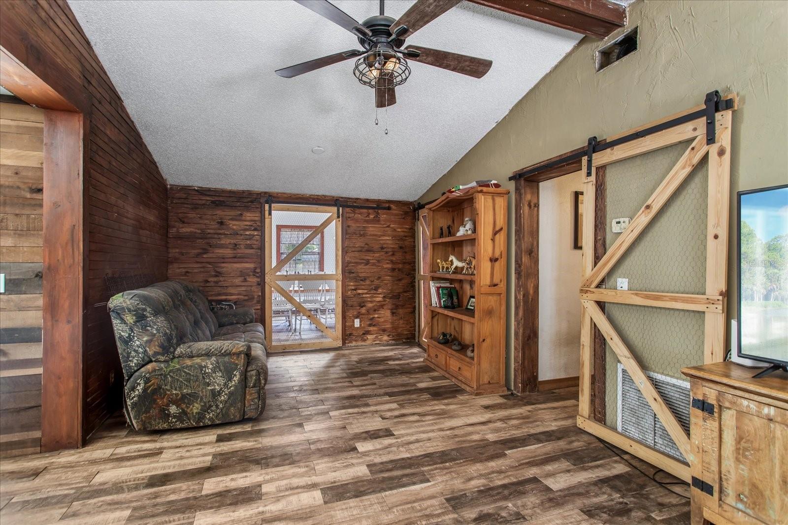 160 Deerpath Rd Property Photo 8