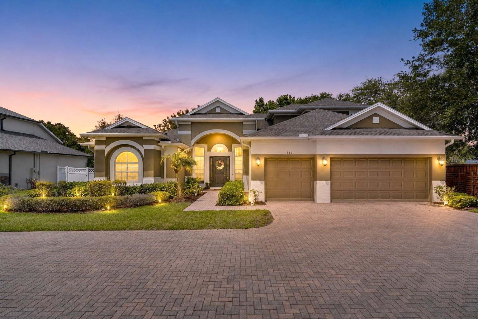 925 BAINBRIDGE LOOP