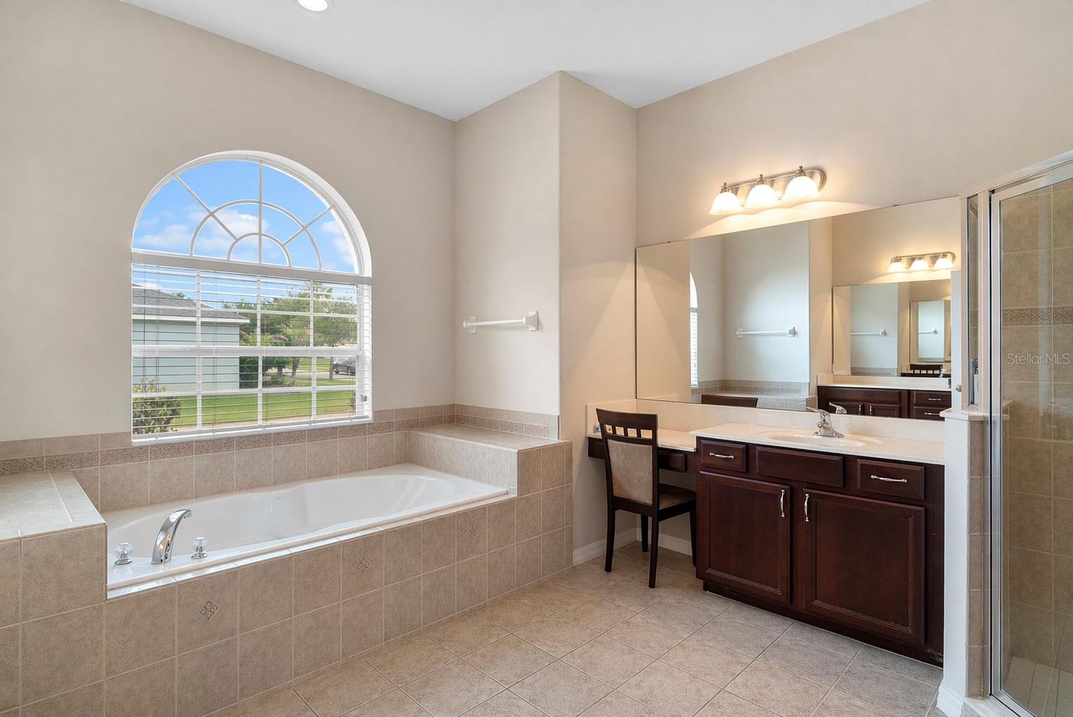 925 Bainbridge Loop Property Photo 16