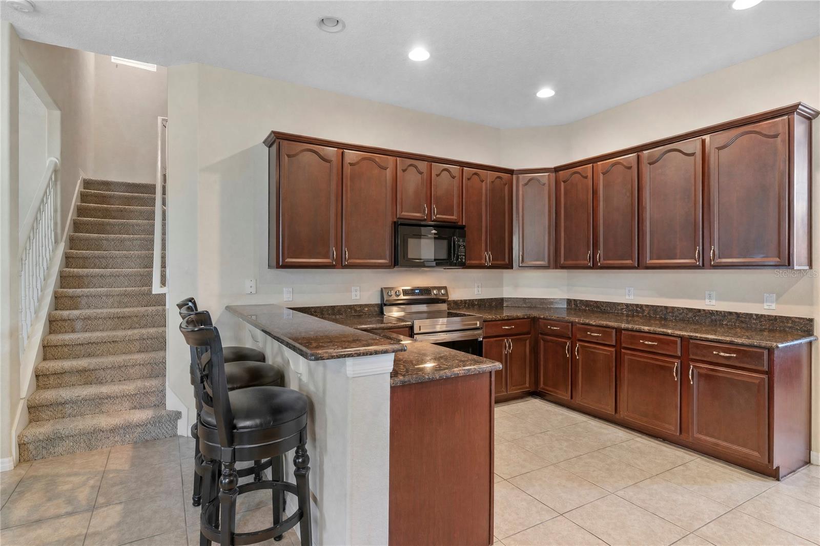 925 Bainbridge Loop Property Photo 19