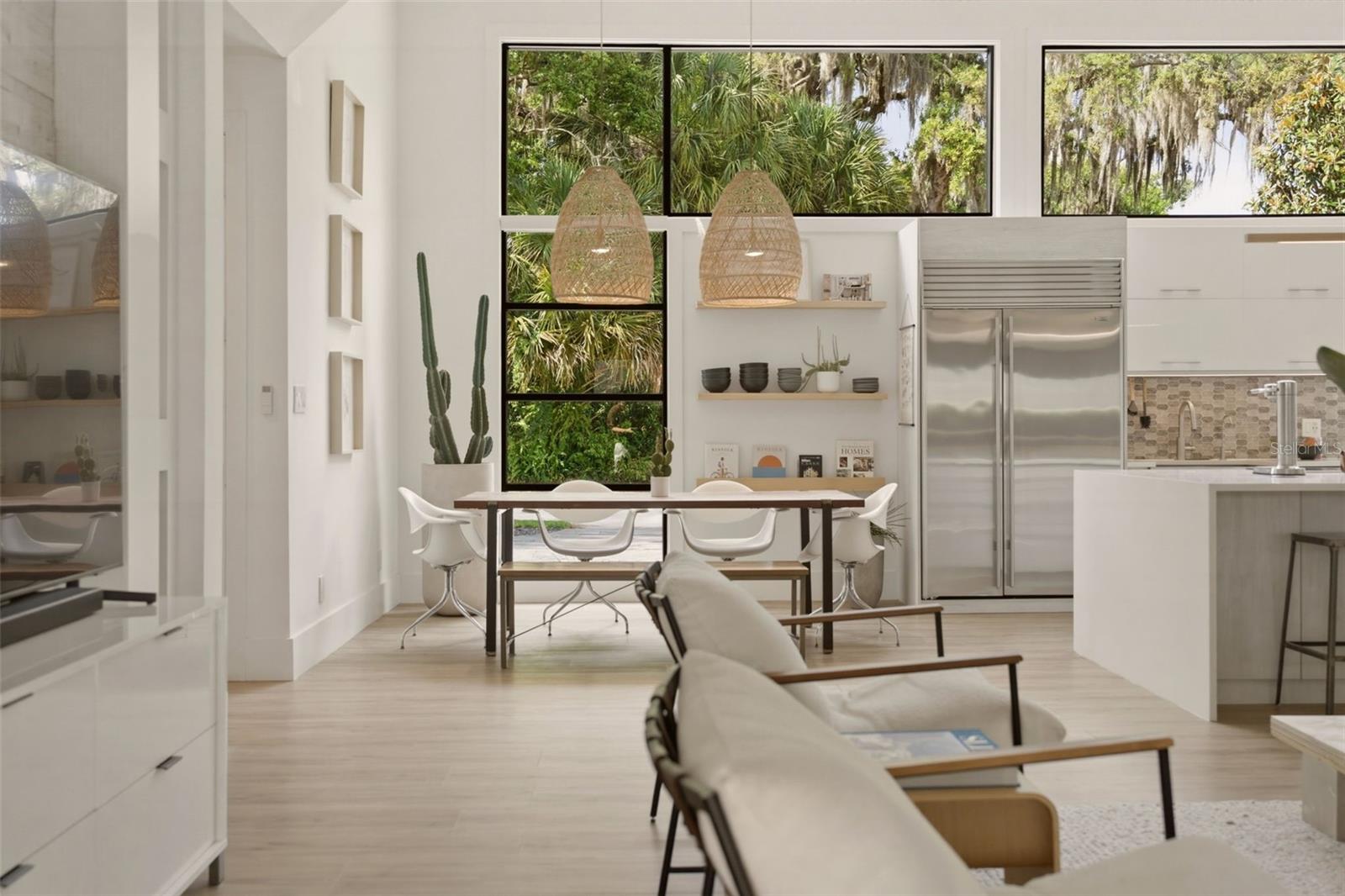 446 Melrose Ave Property Photo 4