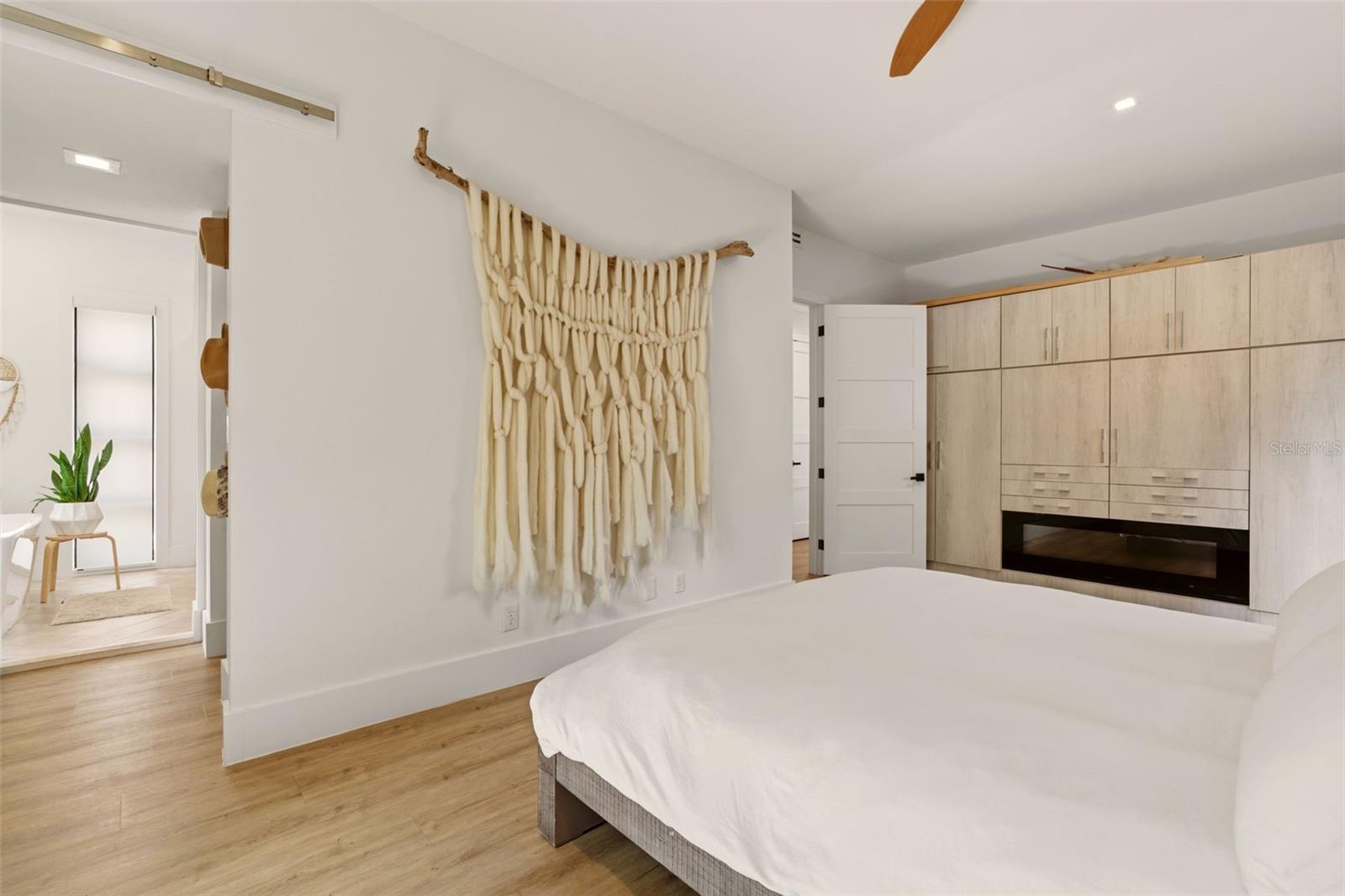 446 Melrose Ave Property Photo 8