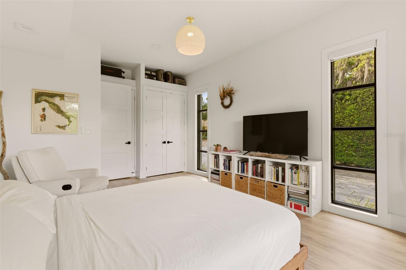 446 Melrose Ave Property Photo 13