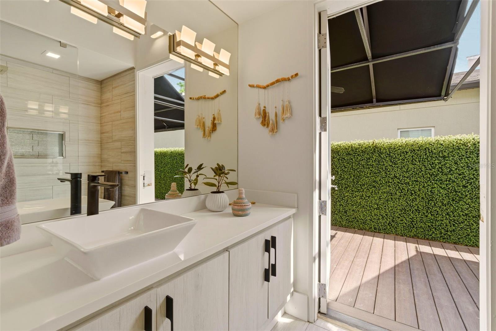 446 Melrose Ave Property Photo 18