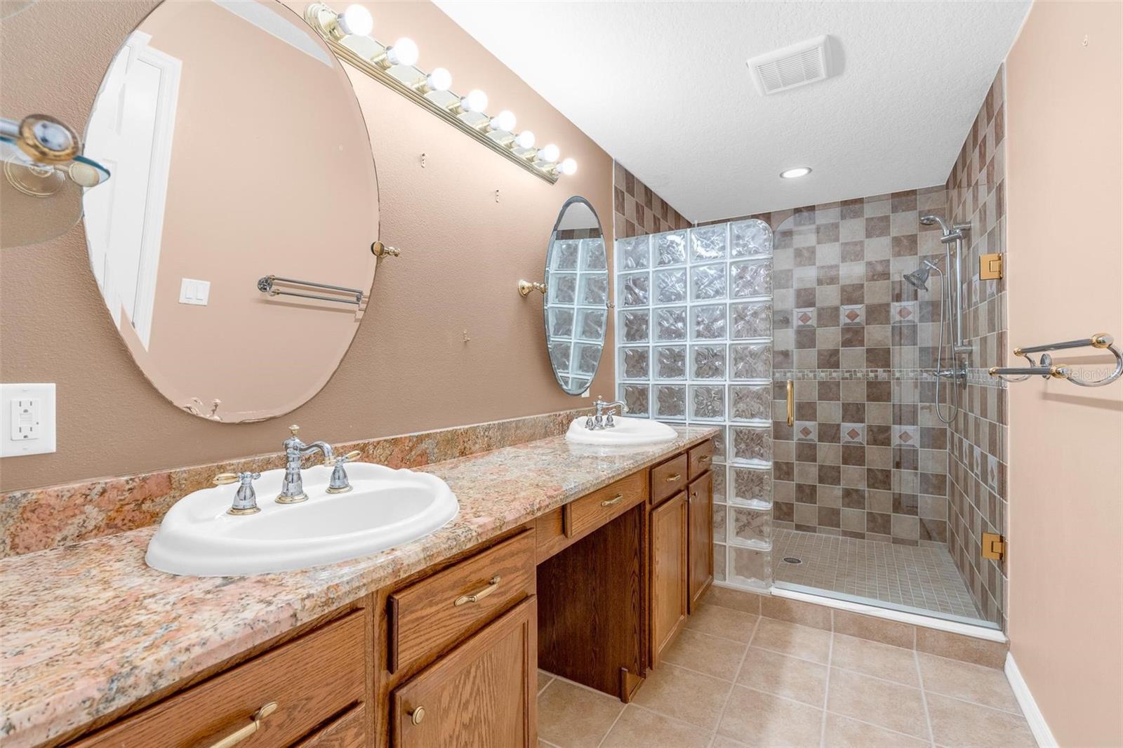 13842 Orange Crest Dr Property Photo 27