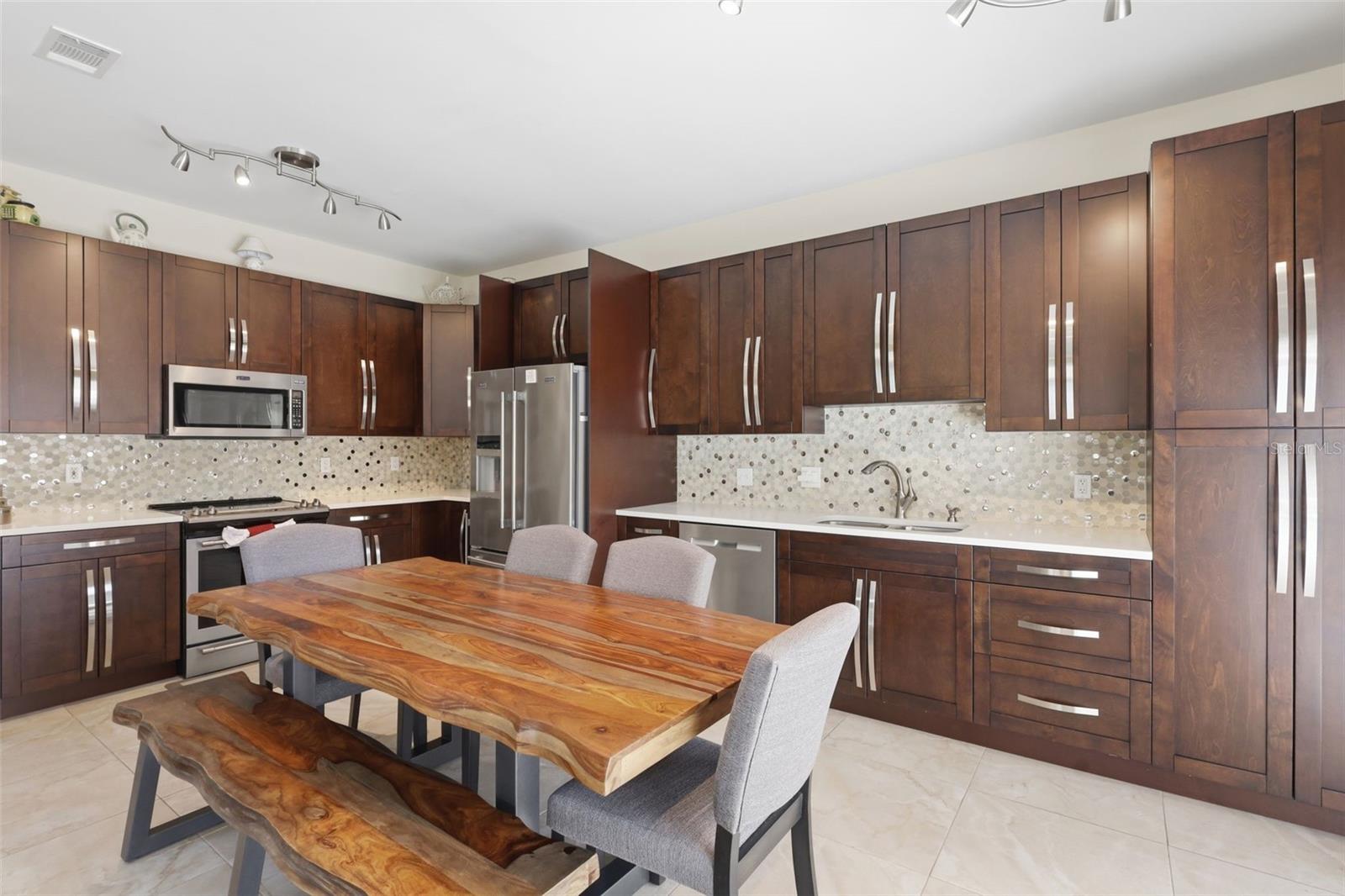 4722 Ormond Beach Way Property Photo 8