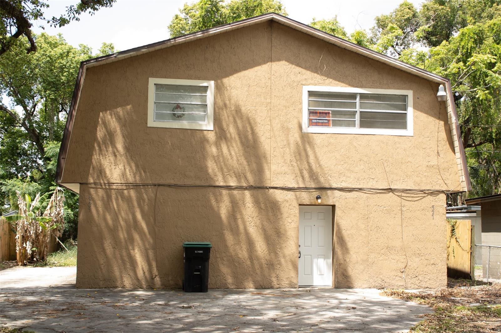 621 W South St Property Photo 3