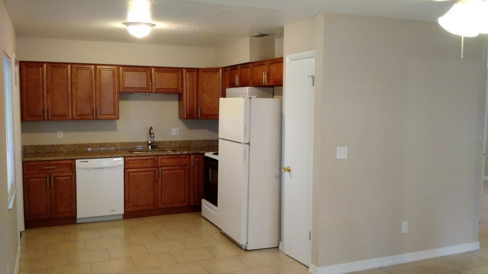 1419 Davidson St Property Photo 3