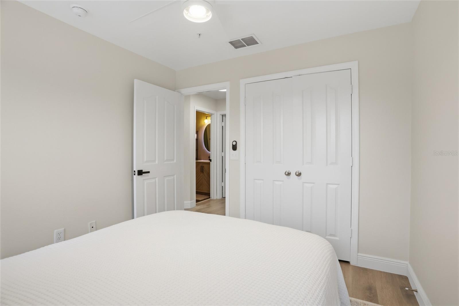 1056 Waterside Dr Property Photo 27