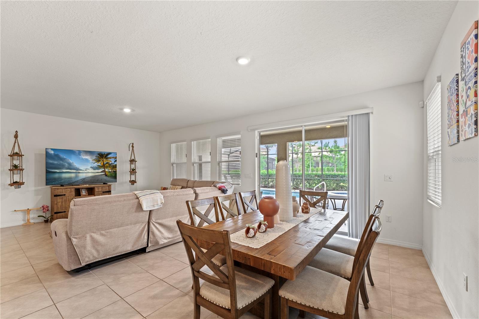 7630 Oakmoss Loop Property Photo 8
