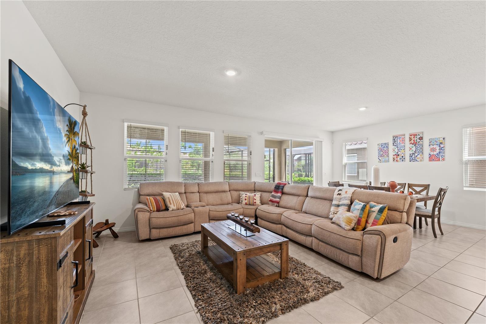 7630 Oakmoss Loop Property Photo 10