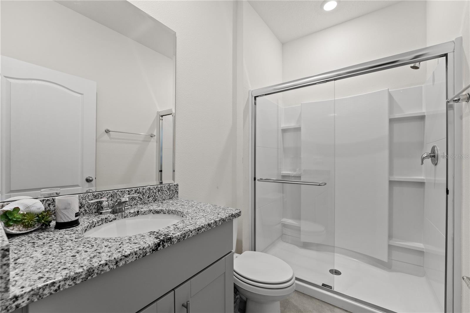 7630 Oakmoss Loop Property Photo 32