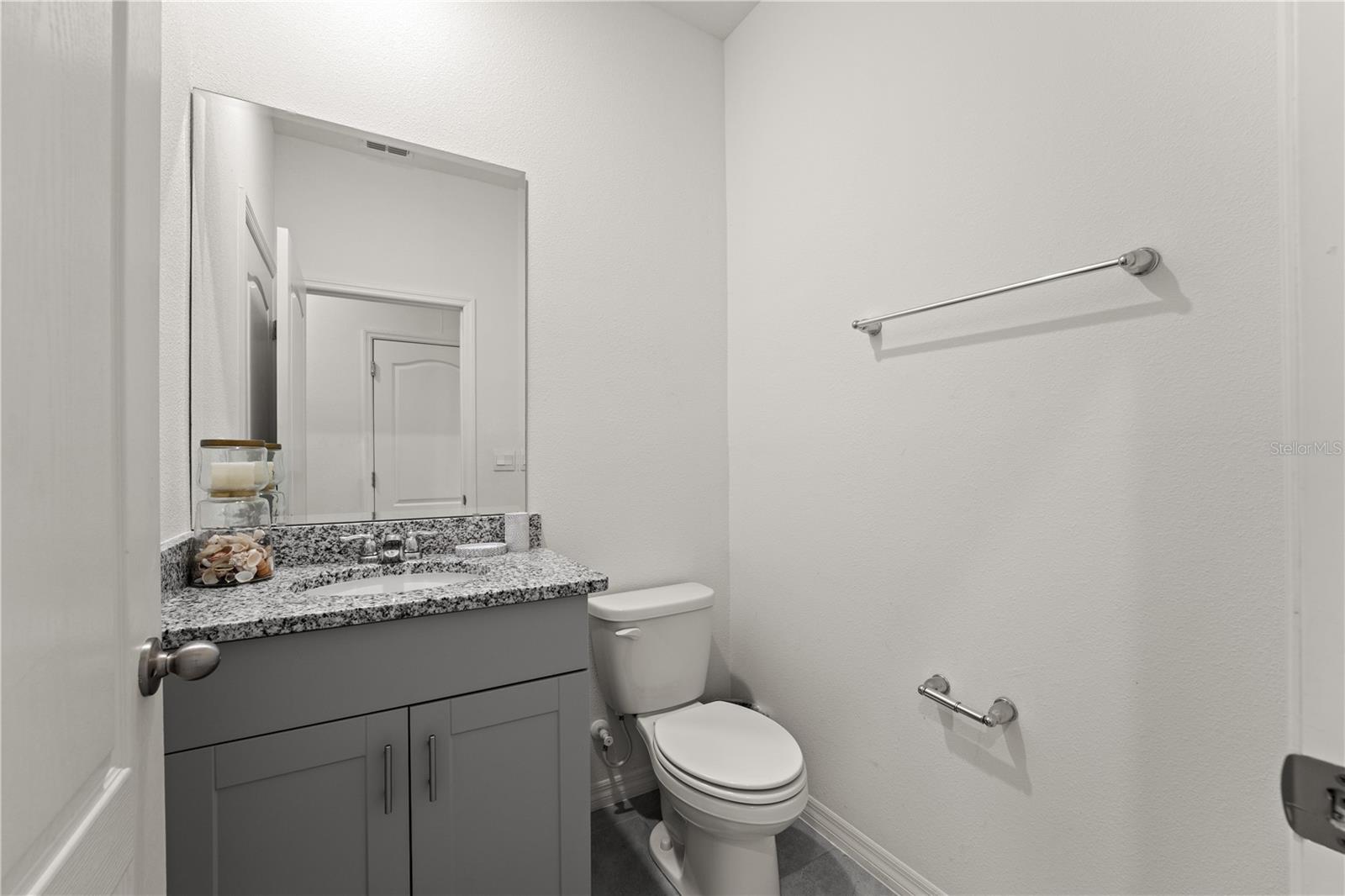 7630 Oakmoss Loop Property Photo 33