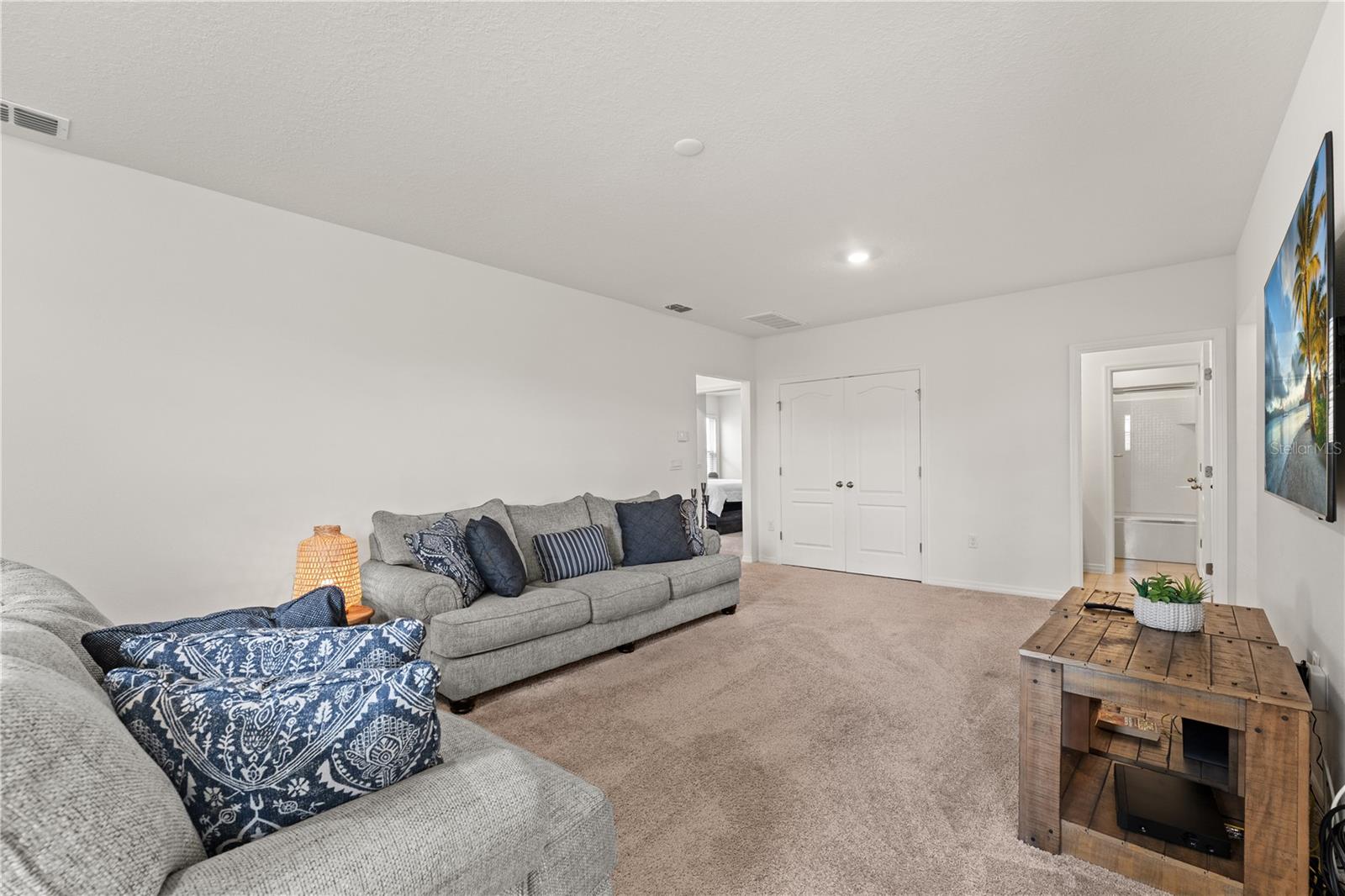 7630 Oakmoss Loop Property Photo 34