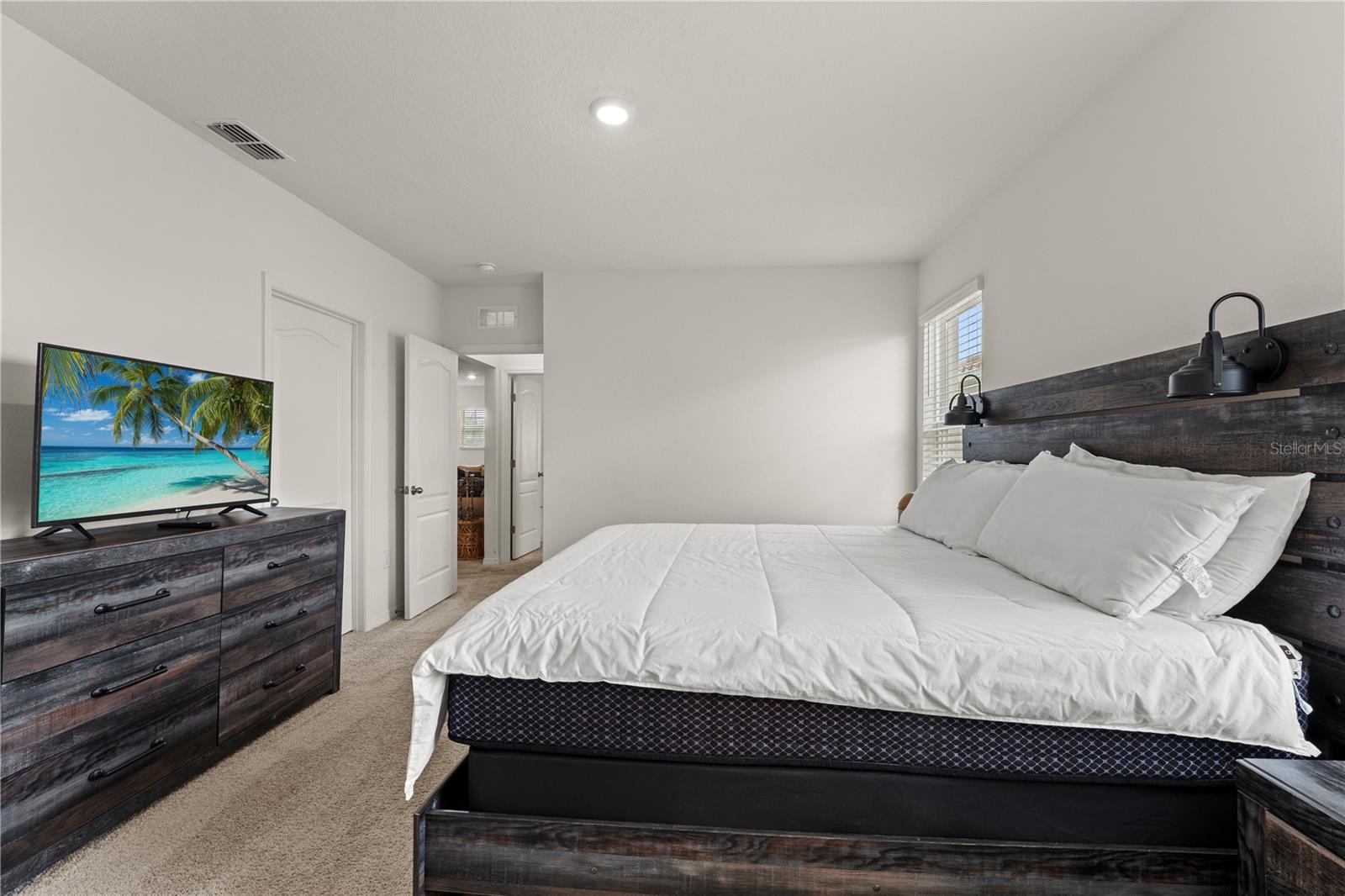 7630 Oakmoss Loop Property Photo 43