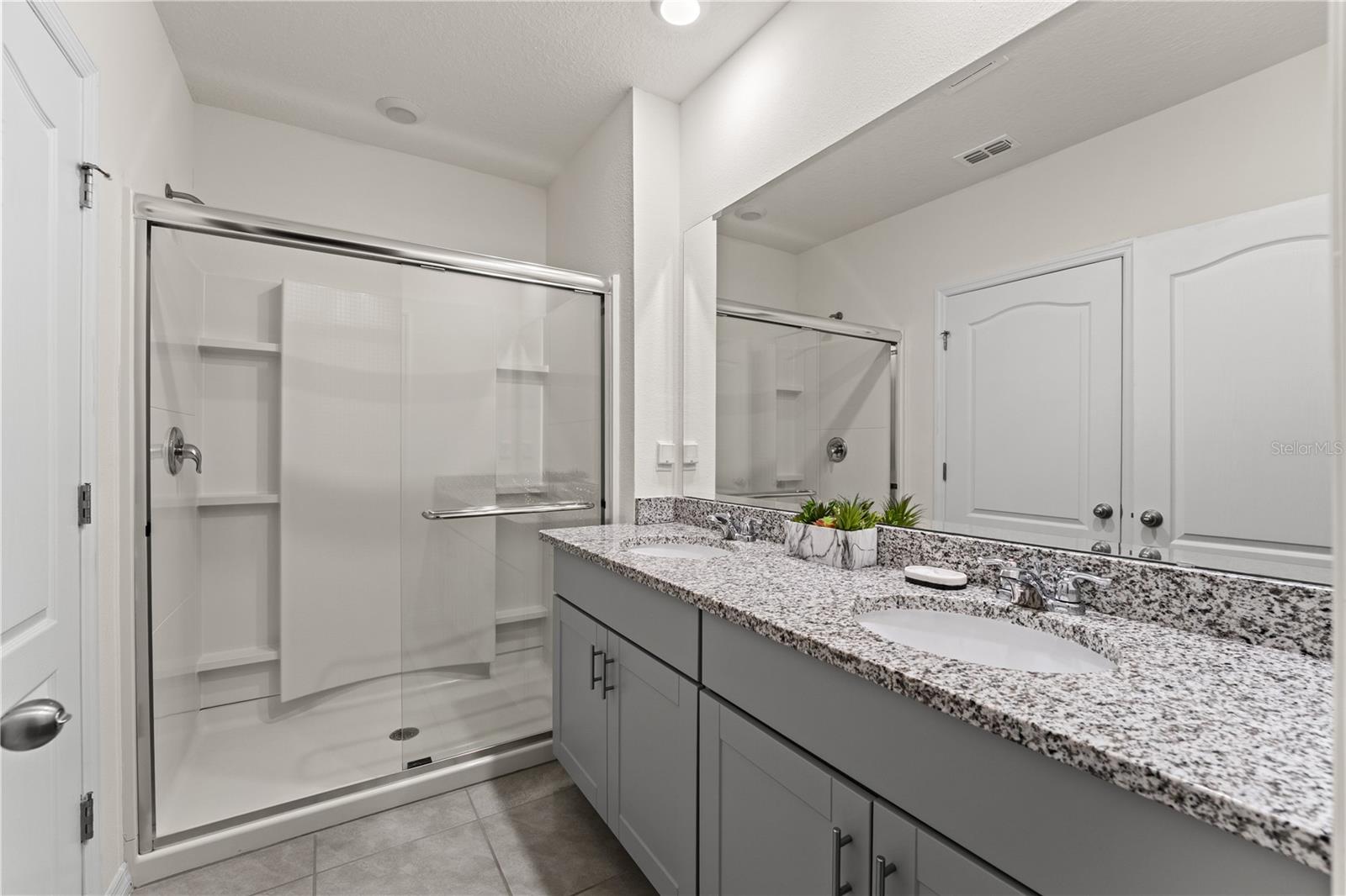 7630 Oakmoss Loop Property Photo 44
