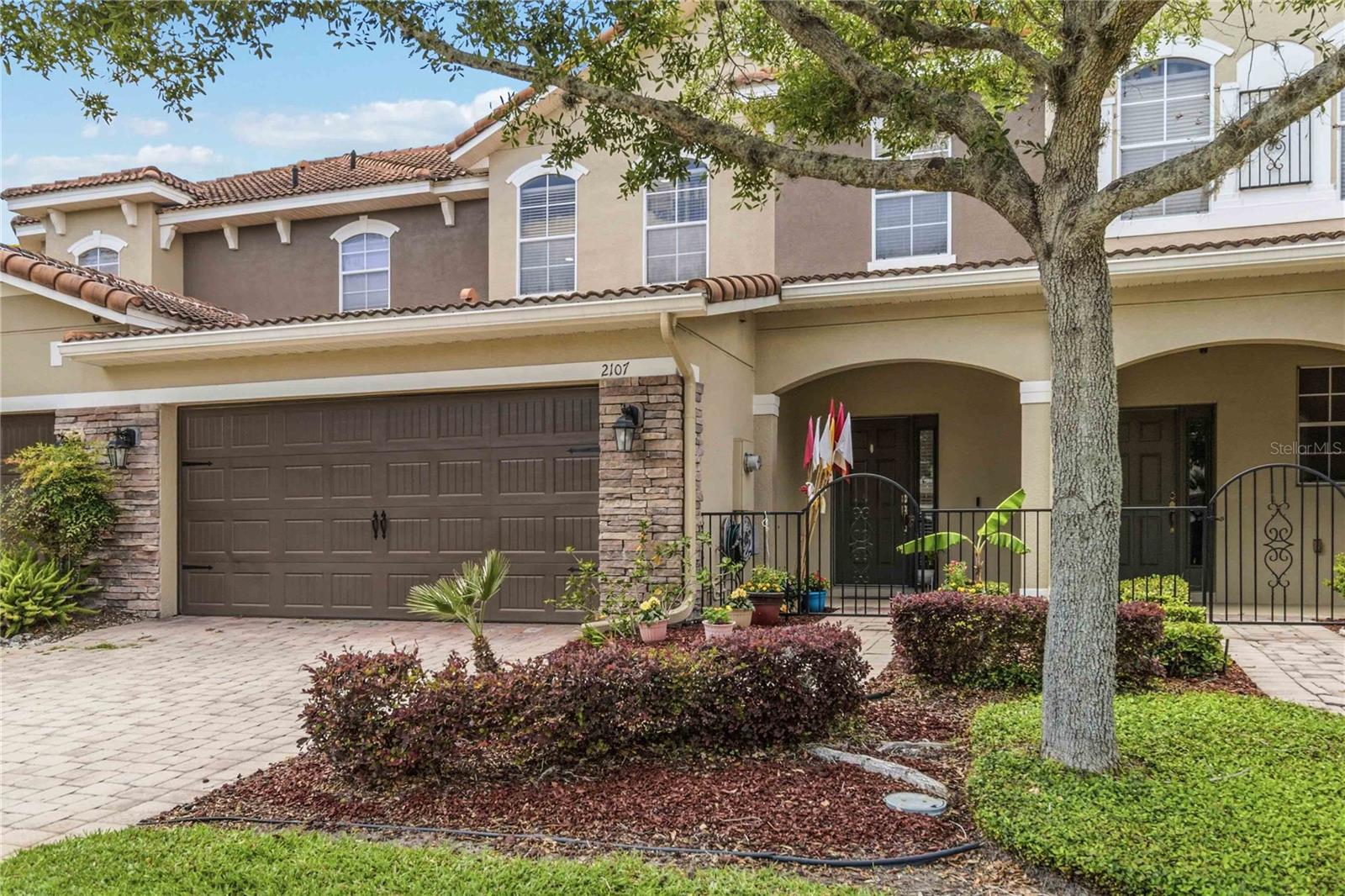 2107 VELVET LEAF DR Property Photo 1