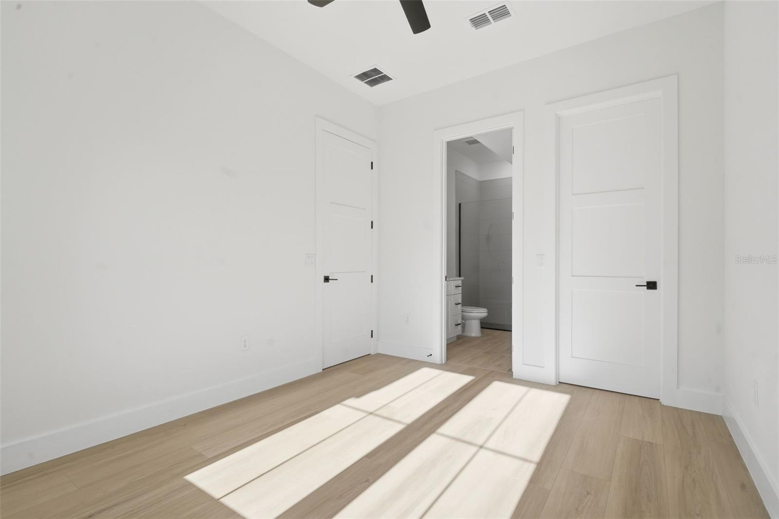 1907 Mae St Property Photo 19