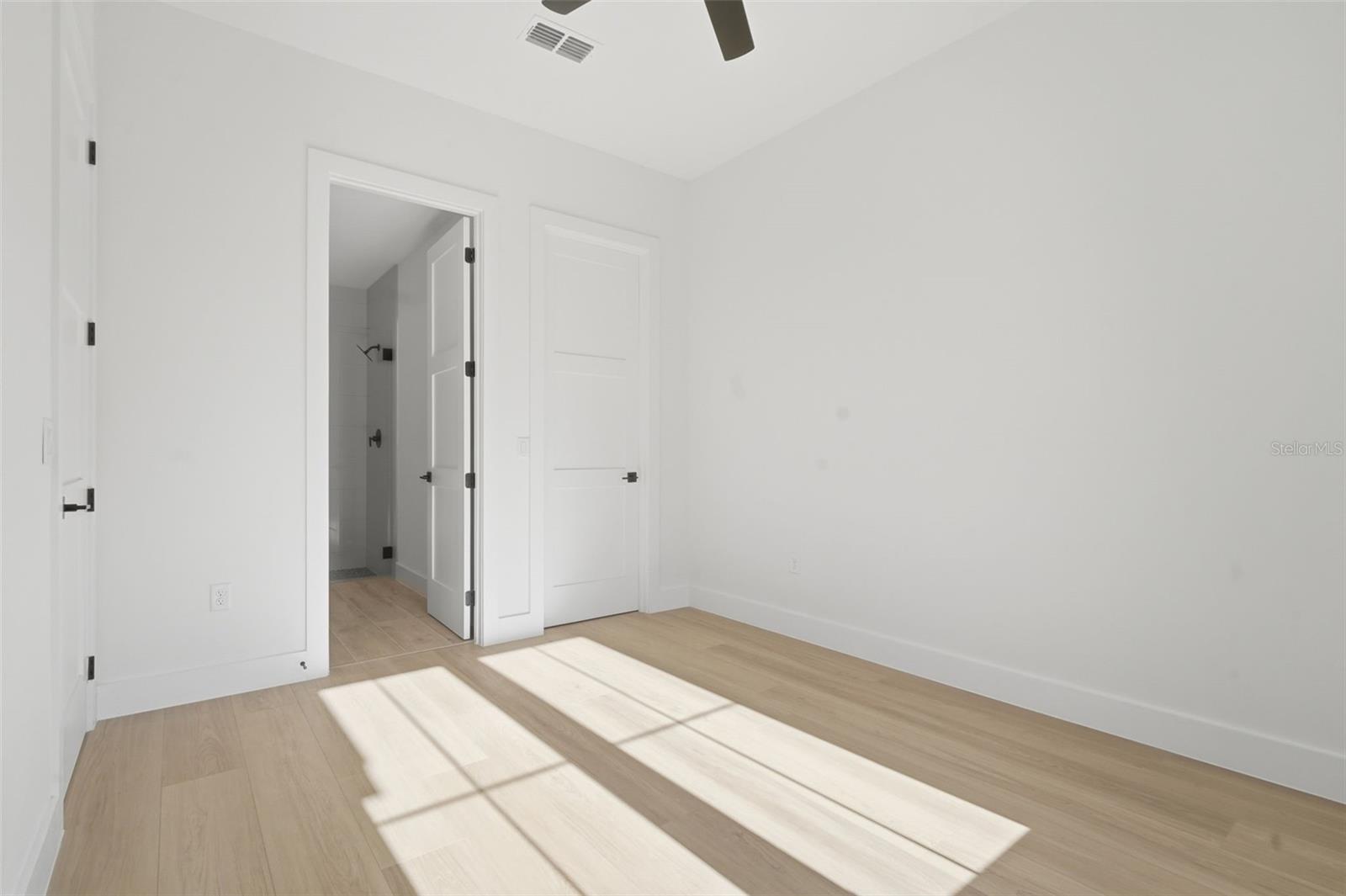 1907 Mae St Property Photo 21