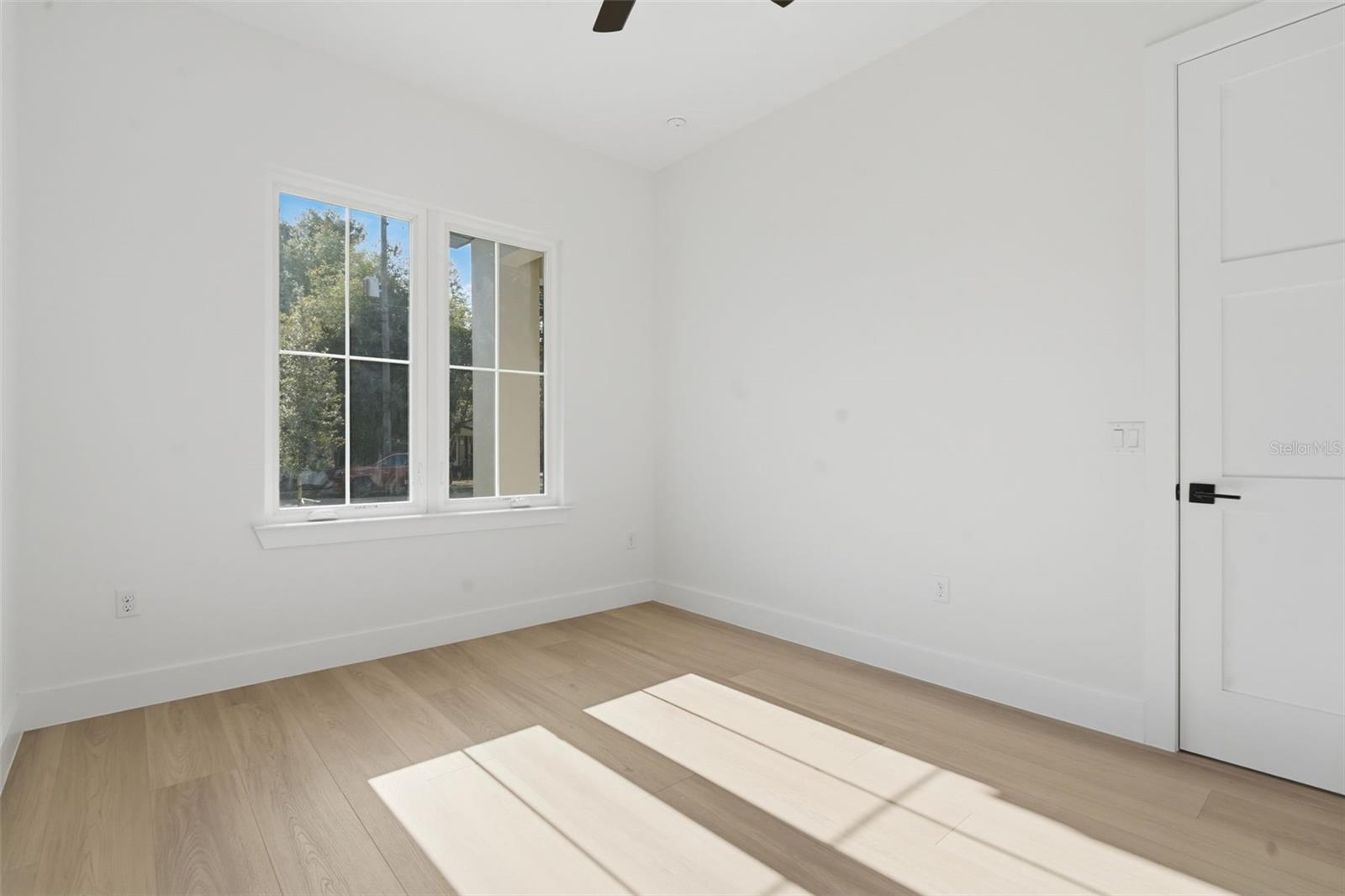 1907 Mae St Property Photo 22