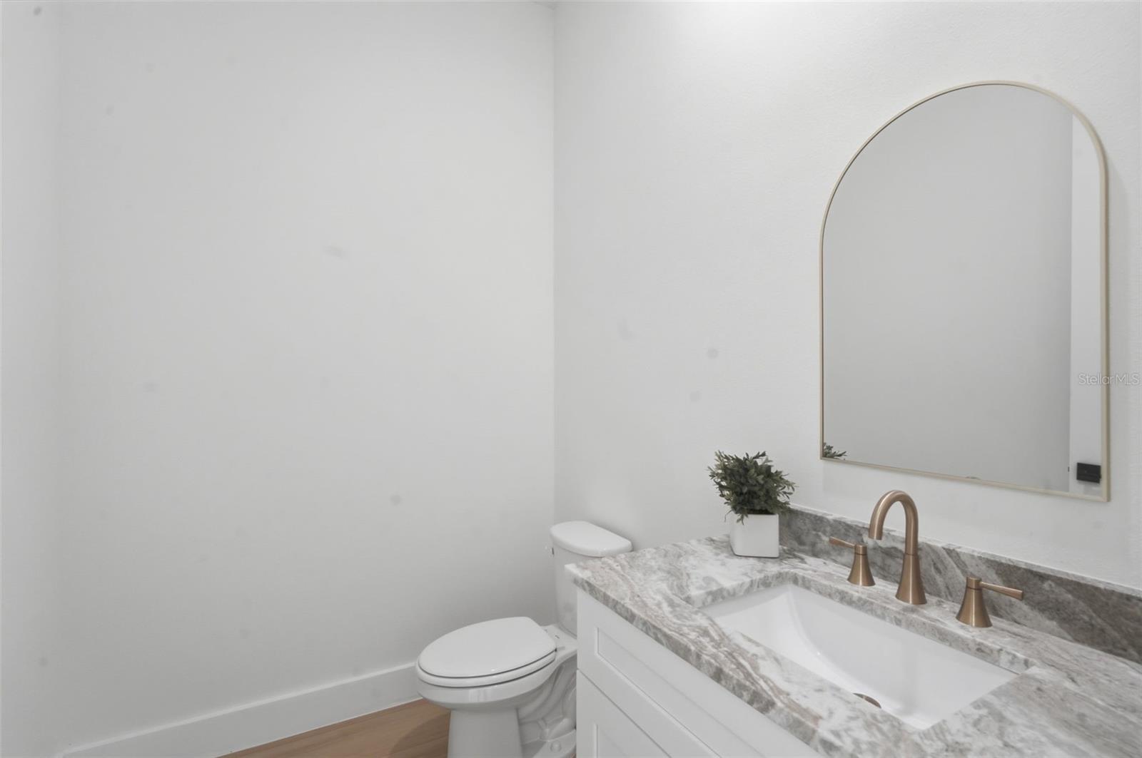1907 Mae St Property Photo 25