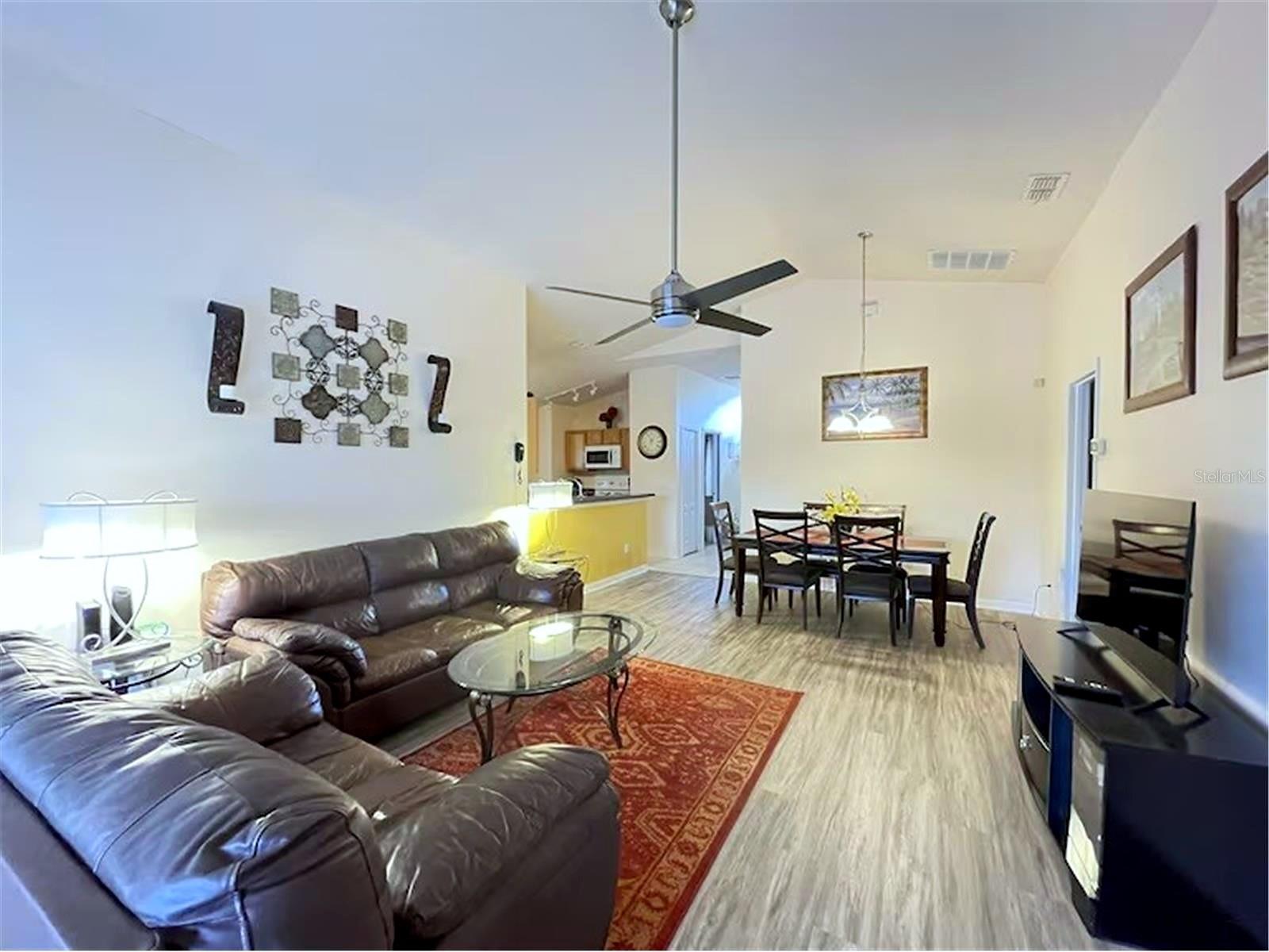136 Starbird Ct Property Photo 3