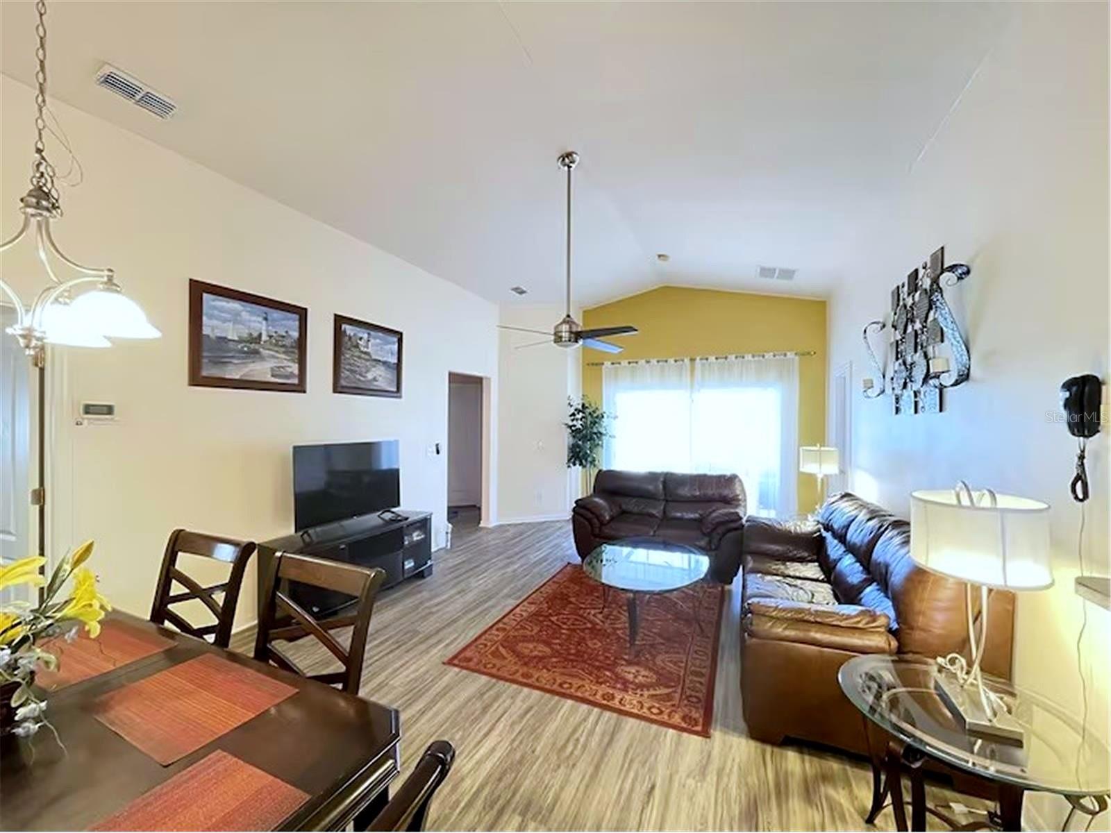 136 Starbird Ct Property Photo 4