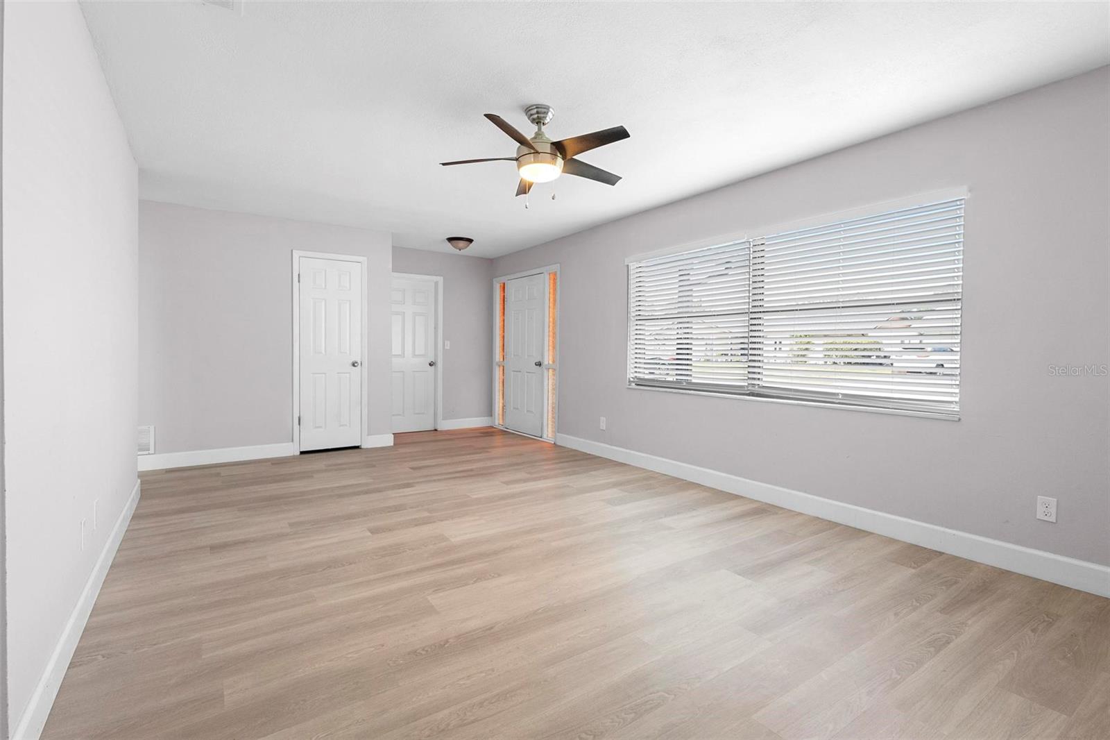 10140 Bridlewood Ave Property Photo 14