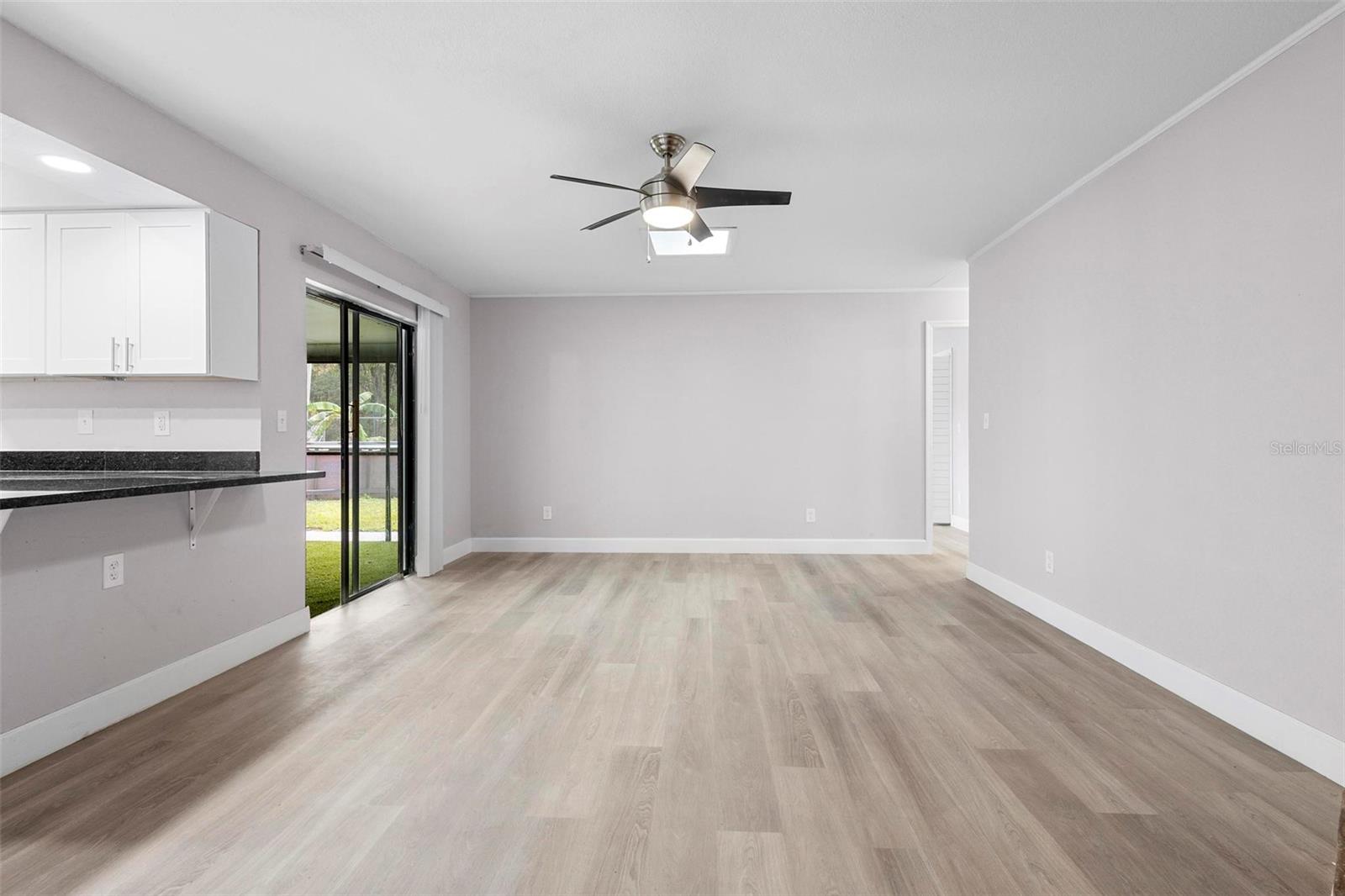 10140 Bridlewood Ave Property Photo 16