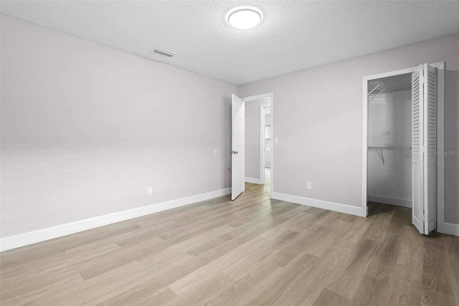 10140 Bridlewood Ave Property Photo 21