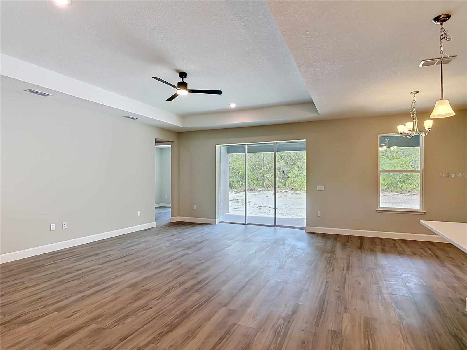 41260 Balsam St Property Photo 8