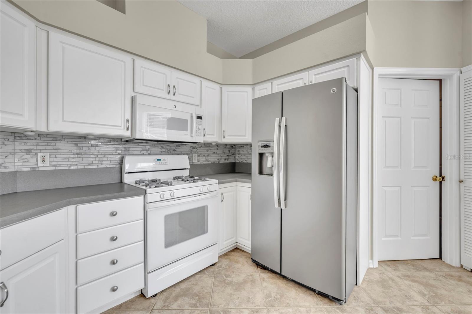 21630 Regency Park Ln Property Photo 17