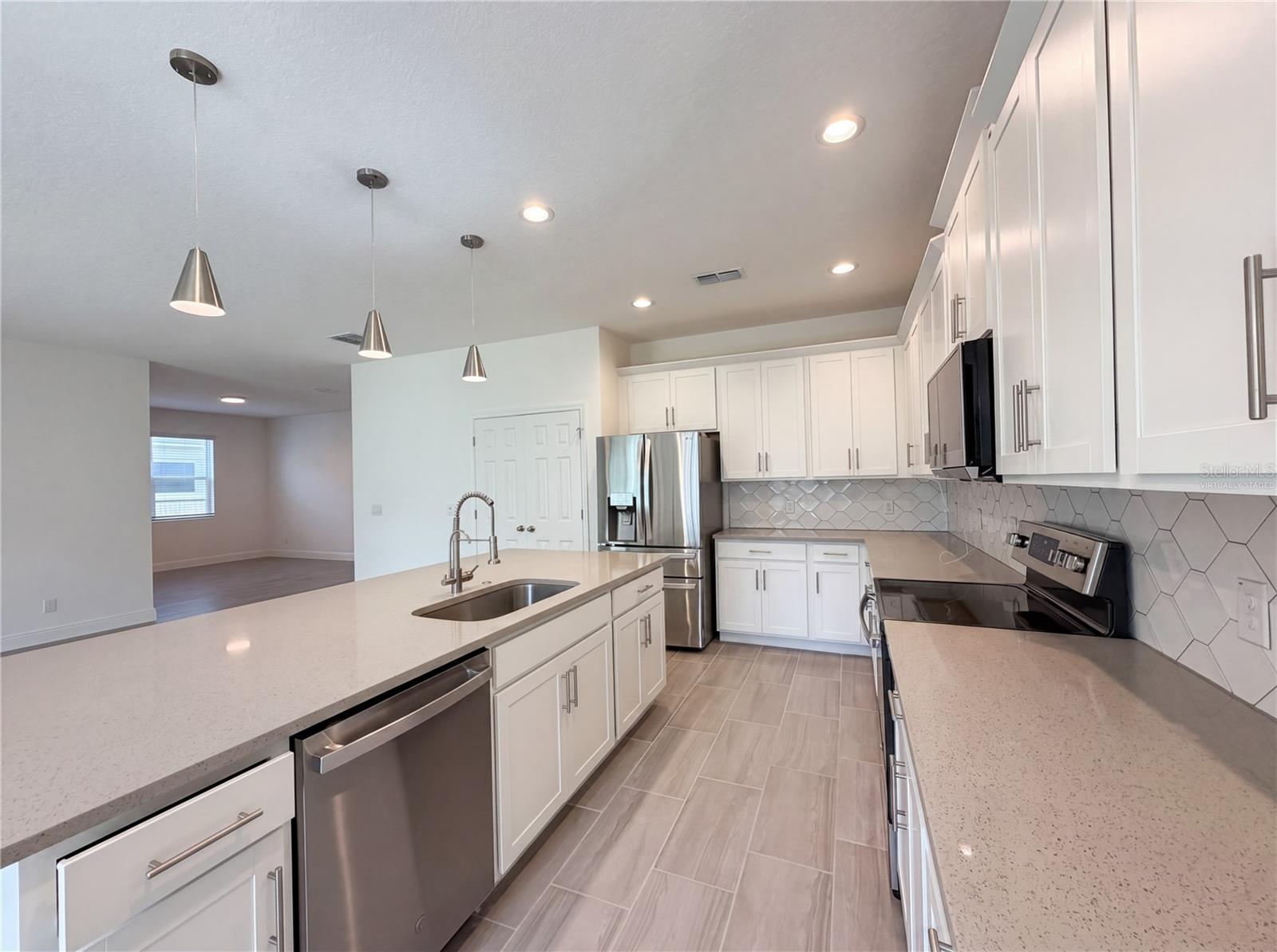 7725 Scicli Way Property Photo 2