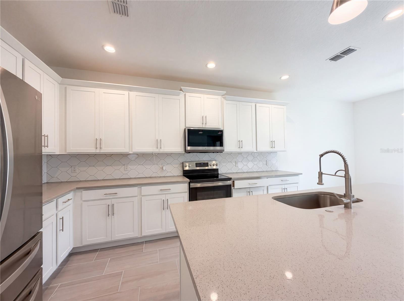 7725 Scicli Way Property Photo 8