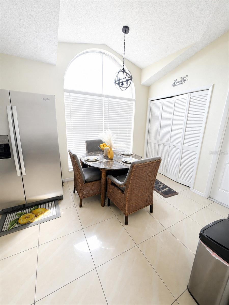 O6402622 Property Photo 3