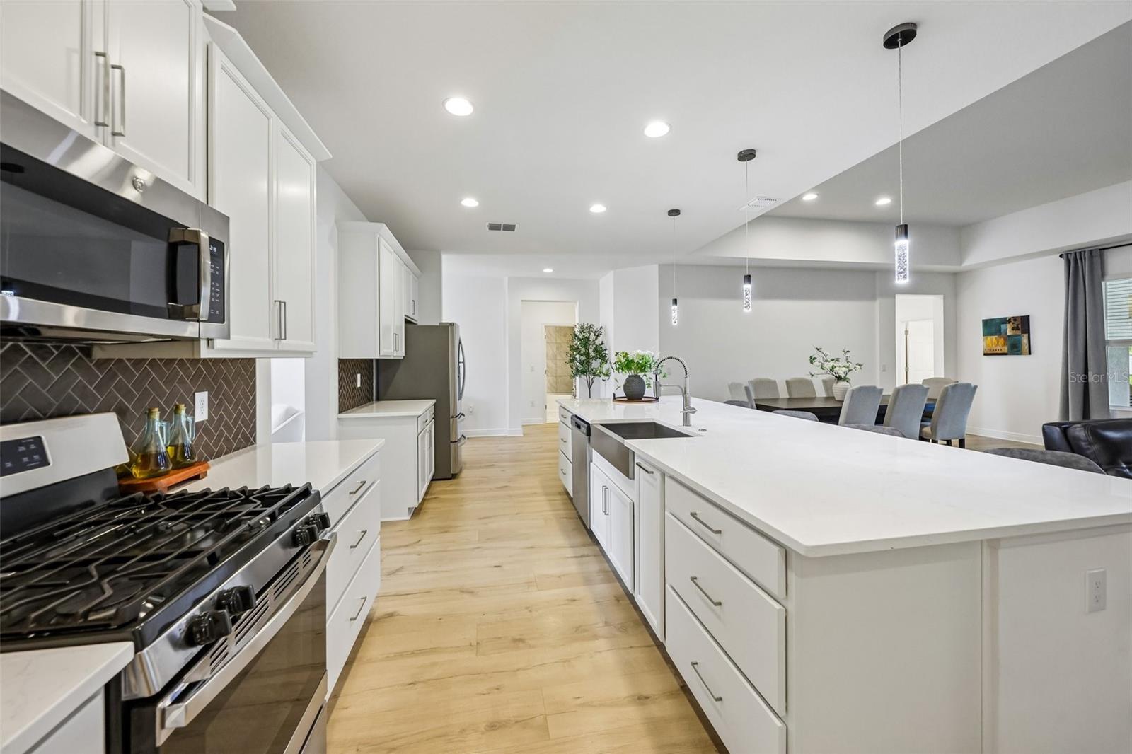 6100 Sierra Crown St Property Photo 7