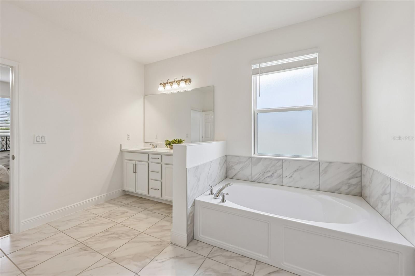 6100 Sierra Crown St Property Photo 18
