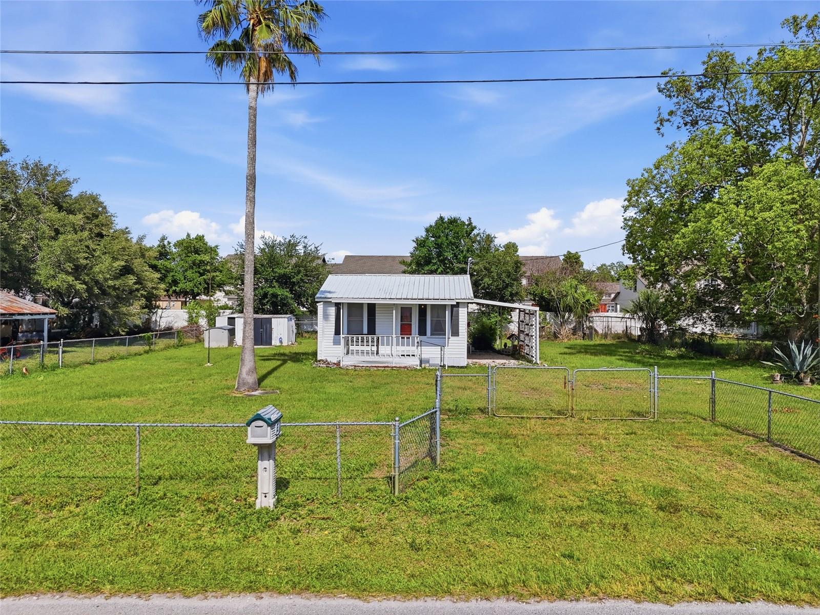 1705 Delaware Ave Property Photo 4