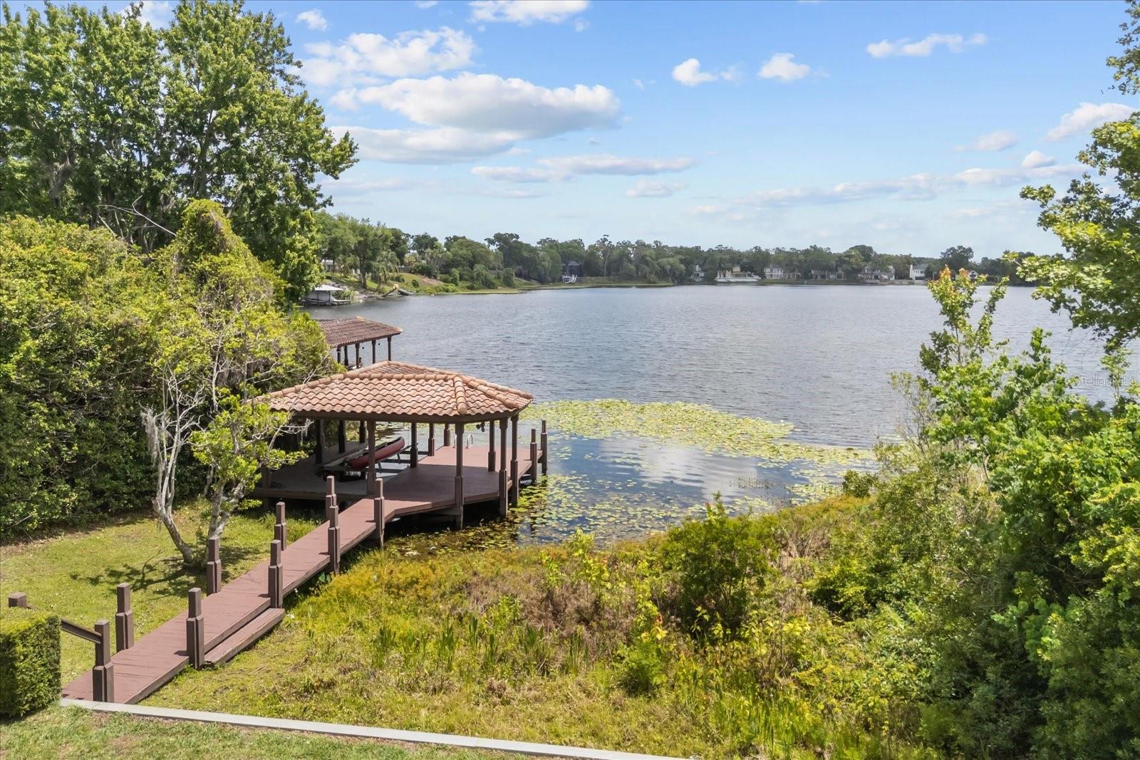 1244 E Lake Colony Dr Property Photo 1