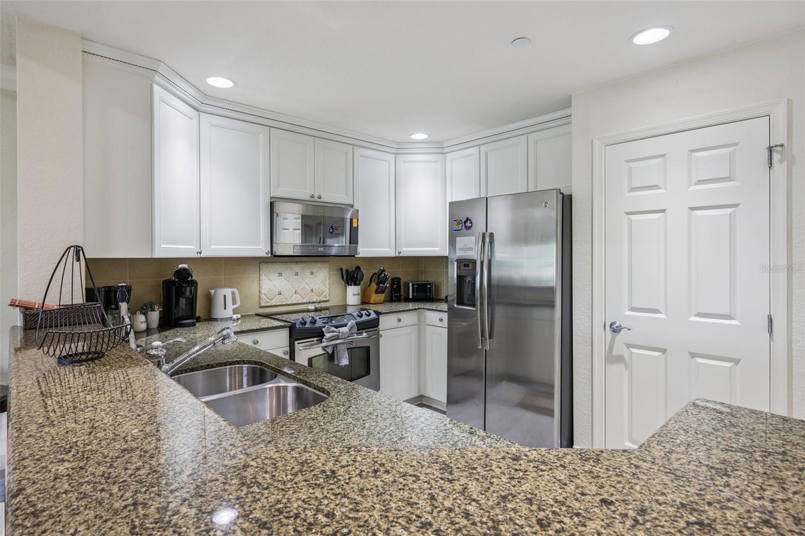 7602 Sandy Ridge Dr #103 Property Photo 12