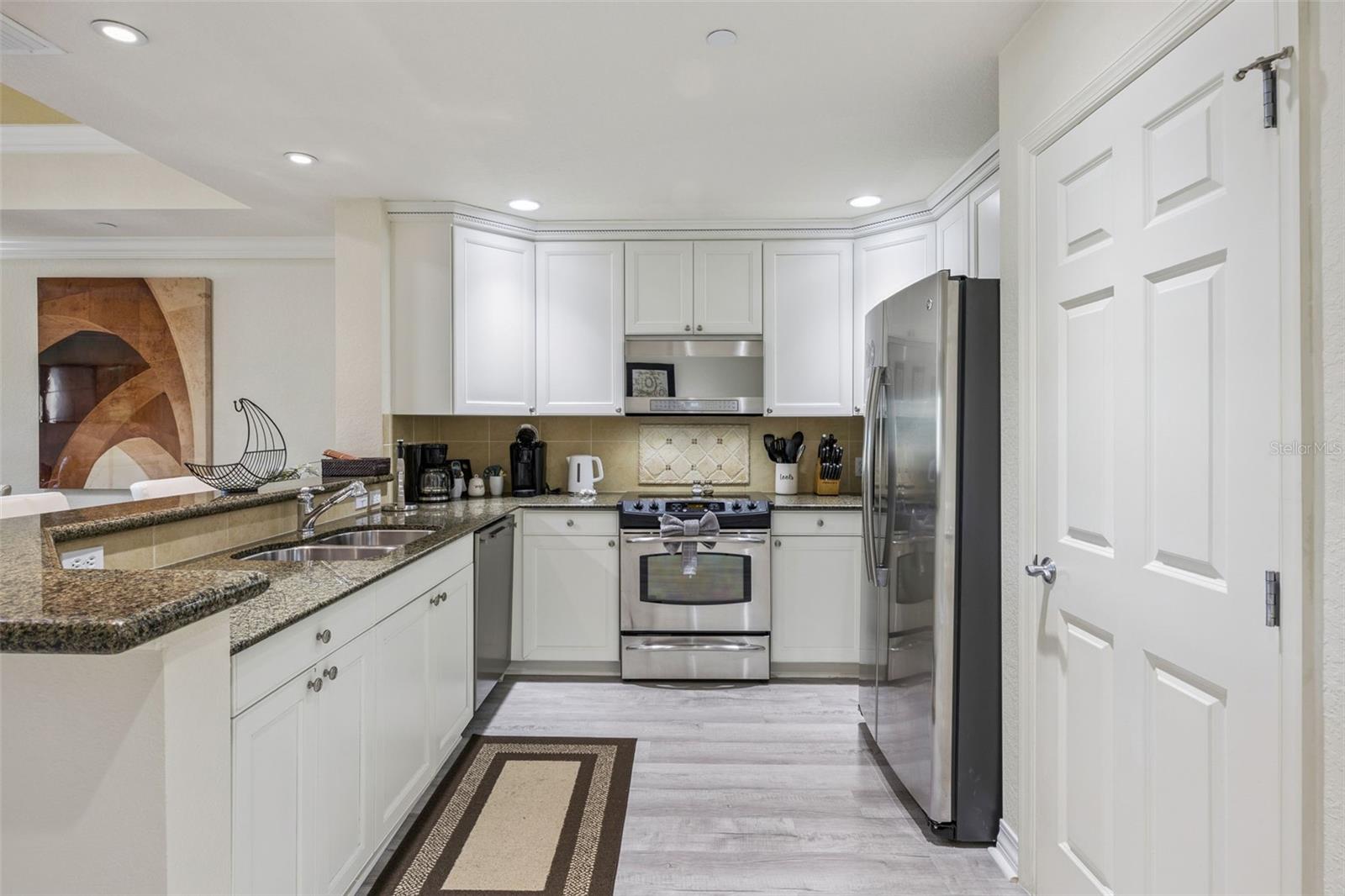 7602 Sandy Ridge Dr #103 Property Photo 13