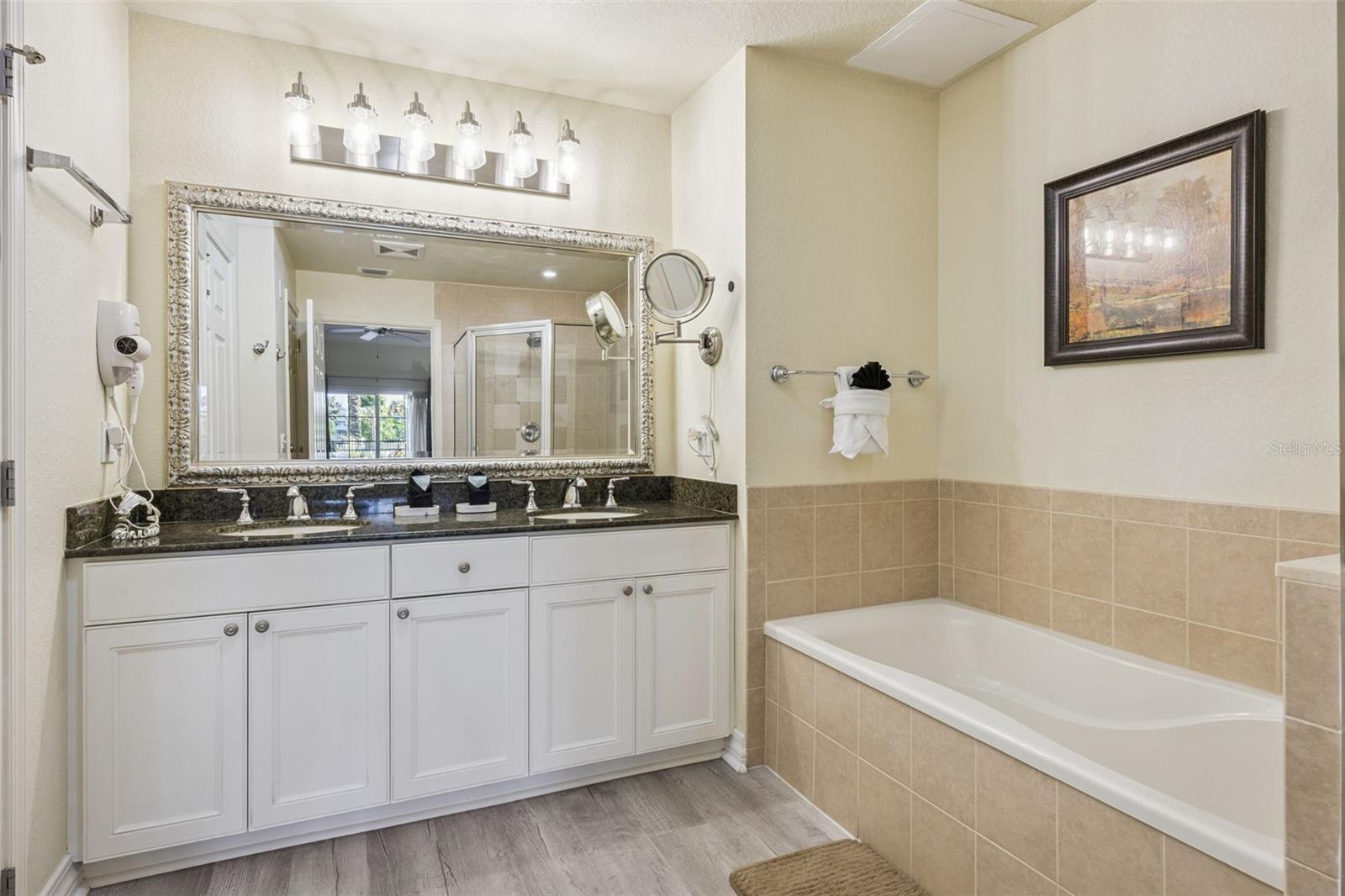7602 Sandy Ridge Dr #103 Property Photo 27